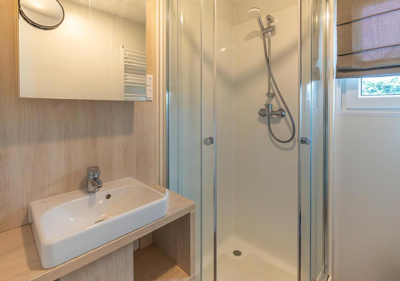 Chaletparc Krabbenkreek Zeeland - Chalet 78 Sint Annaland Ngoại thất bức ảnh